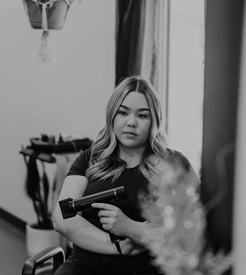 Daveigh Hairstylist