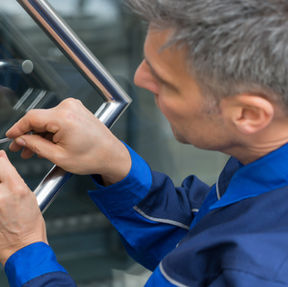 Commercial lock services