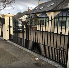 Black gates with cream pillers - Copy.PNG