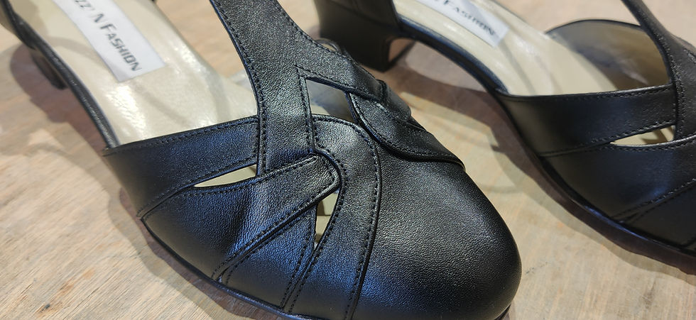 Thumbnail: Peggy Shoes - Black / Red