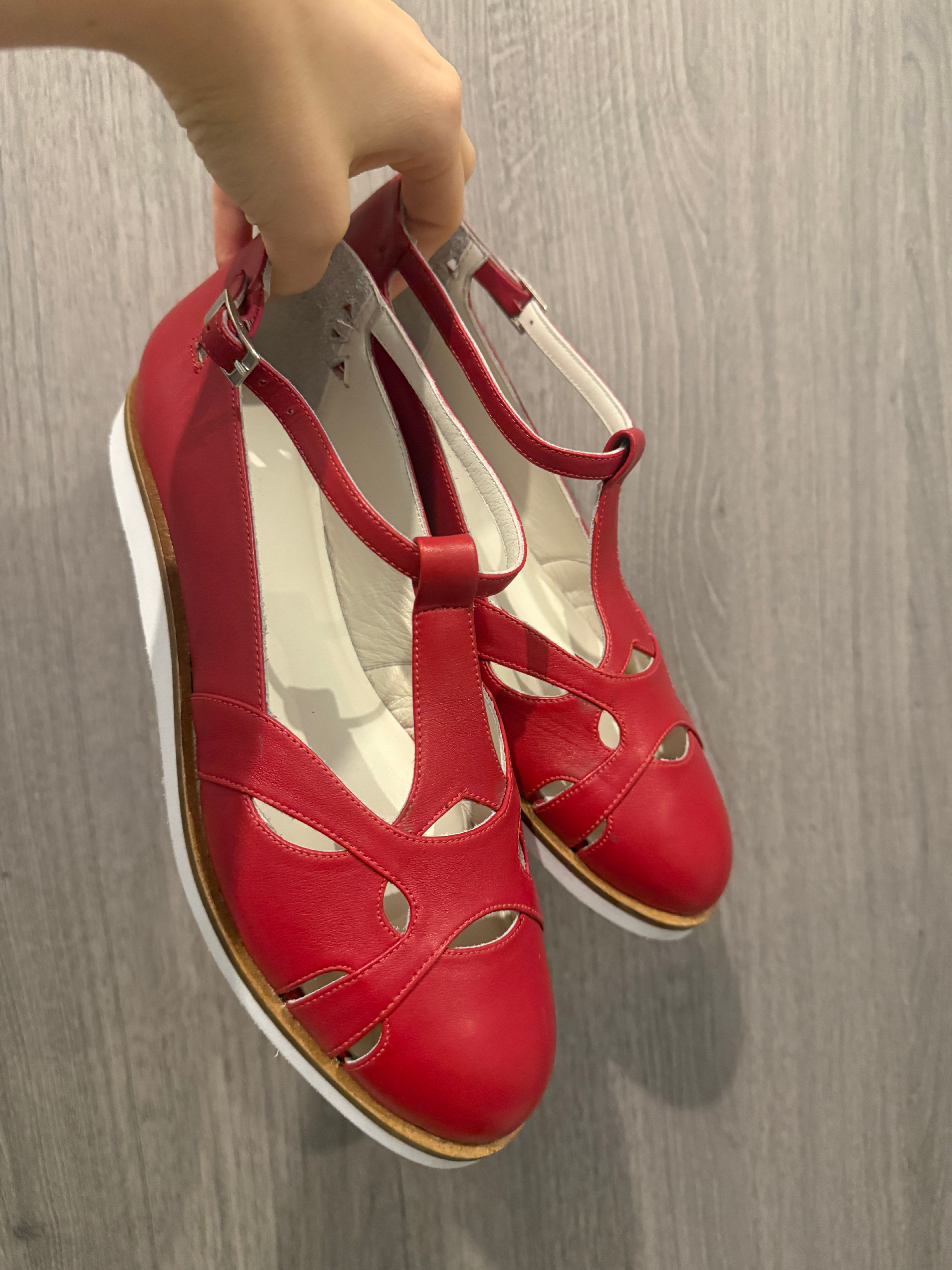  Pearl Shoes -Red Super Comfort Eva