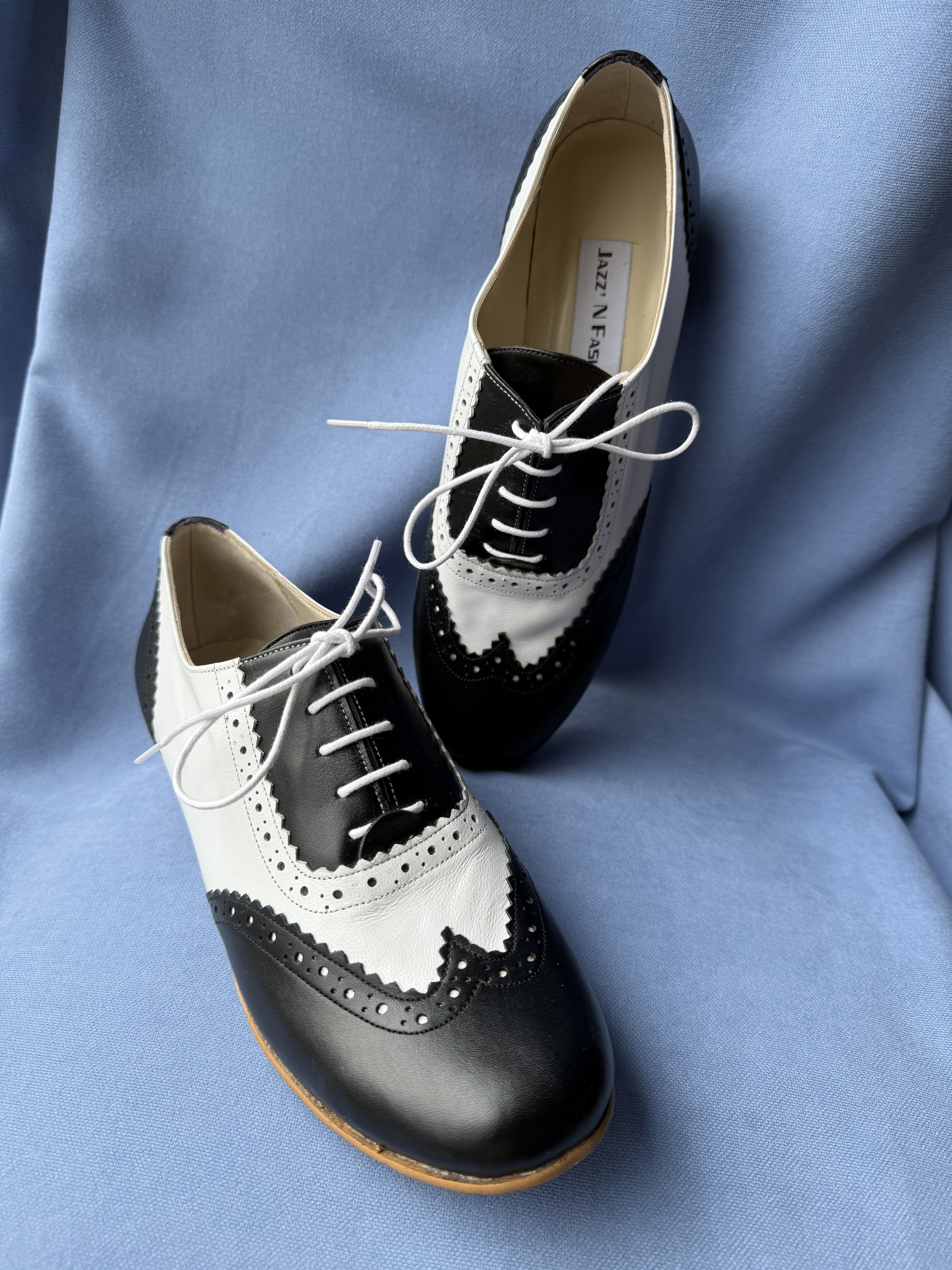 Lester Oxford Shoes - Black & White