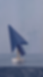 Escultura de cursor azul sobre base de mármol