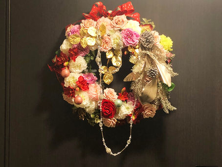 いつもと少し違うクリスマスリースのご提案　
造花レンタル　東京都心にて