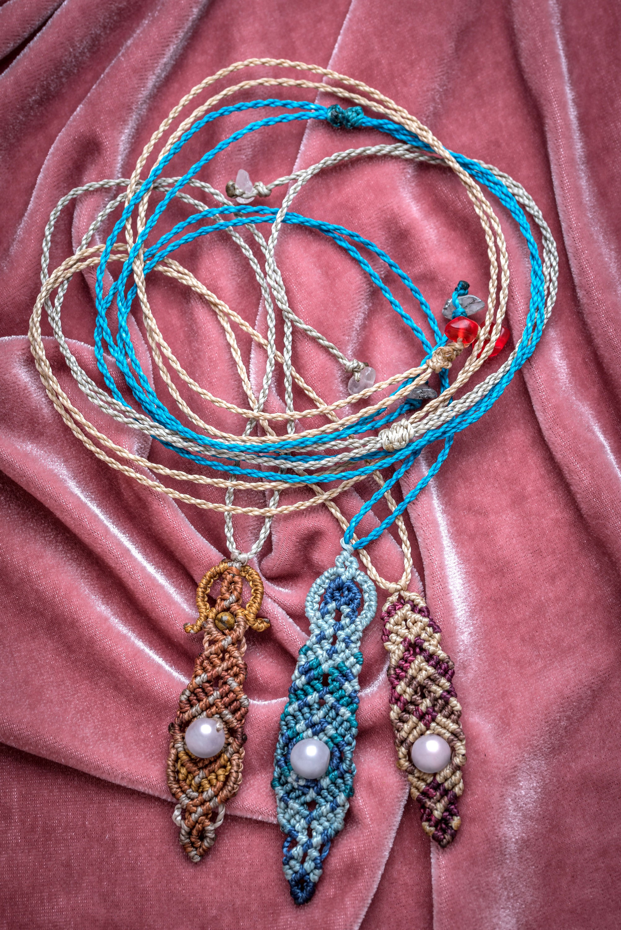 Dijes con Cuarzo Rosa