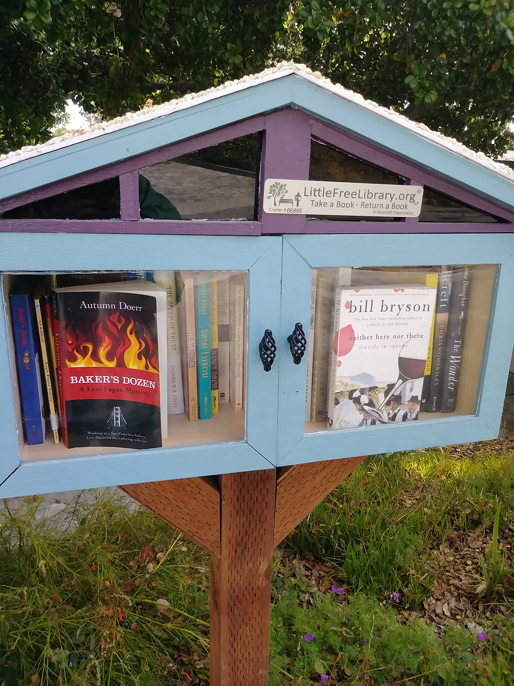 Neighborhood Library, Book giveaways