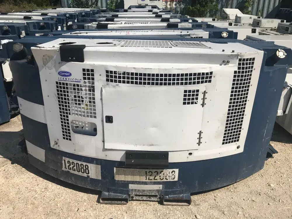 Carrier Transicold PowerLINE 69RG15 clip-on generator set on a refrigerated container - view 6