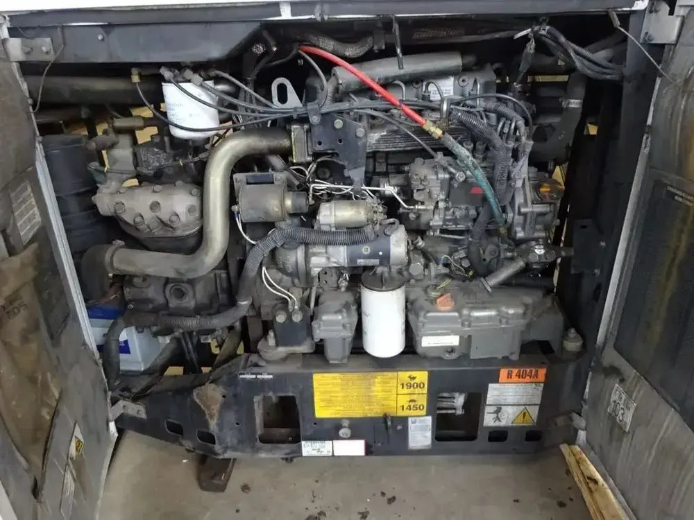 Thermo King SL-100e trailer refrigeration unit mounted on a semi trailer - view 2