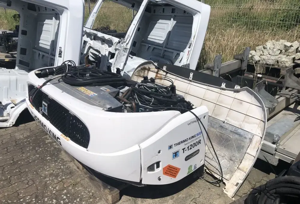 Thermo King T-1200R Spectrum multi-temperature truck refrigeration unit