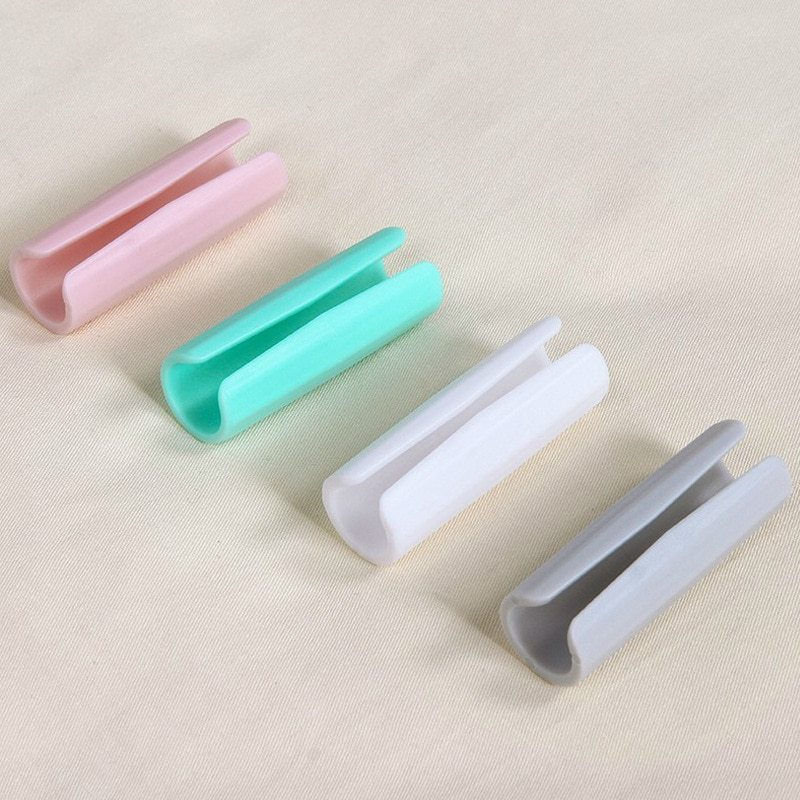 Thumbnail: SnugStay Sheet Clipper