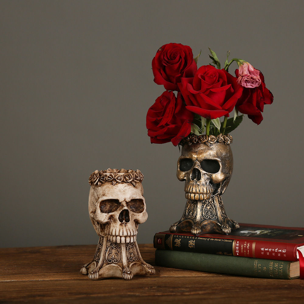 Chic Skull Vase for Halloween Elegance