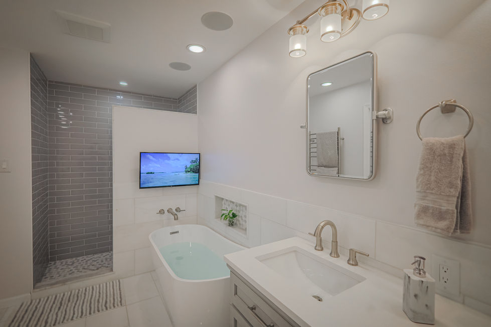 Hange-Weik Bathroom_Small Size-07.jpg