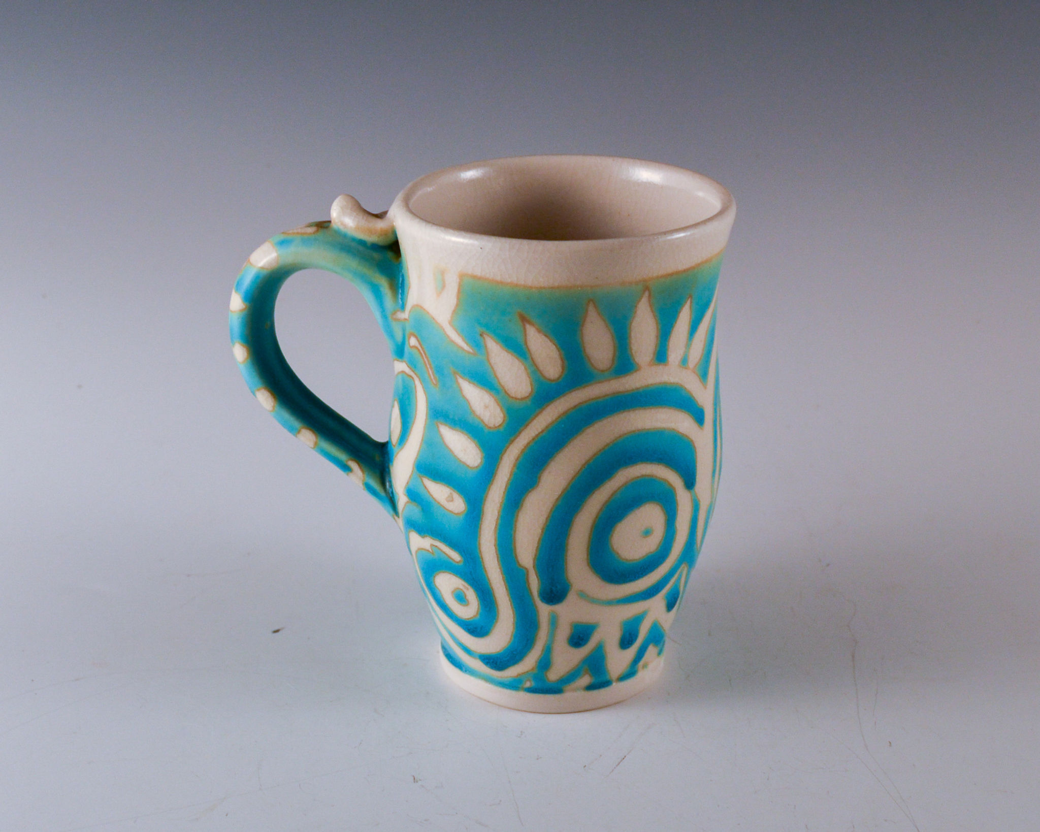 Noni Armony, mug