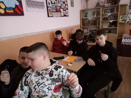 Перегляд та обговорення відеороликів про булінг