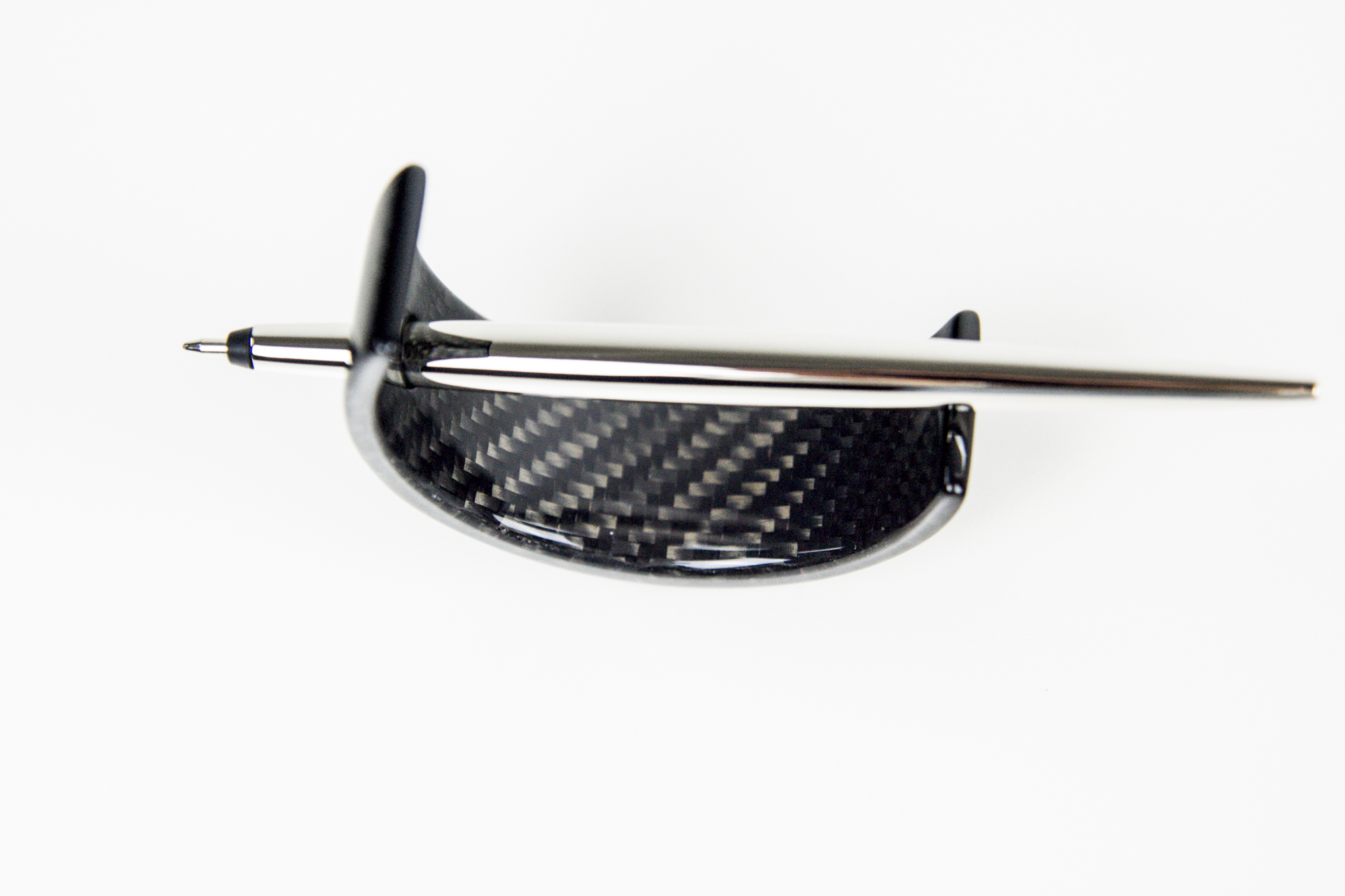 Schwebender Kugelschreiber Carbon