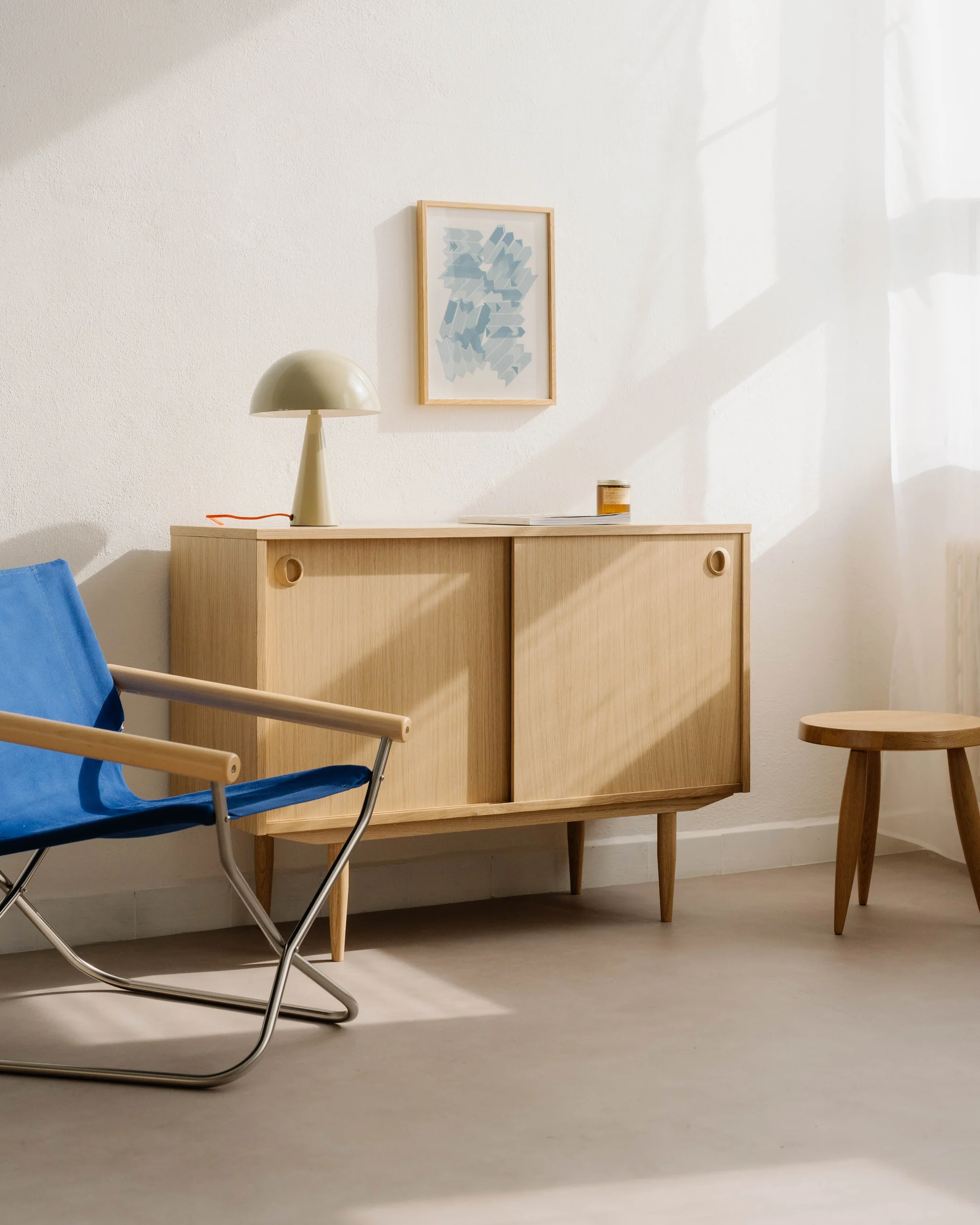 A japandi interior with a shadow play
