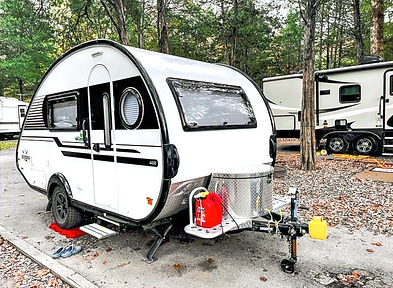 Said goodbye to Mammoth Cave & hello to Tennessee! Our first stop is Cedars of Lebanon SP with electric hookups (brrr...nights in the 30s!). Lebanon is our base for exploring Nashville tomorrow - saw old Americana franchises and cheap gas ($2.95!).