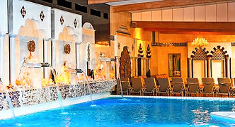 Kristall Palm Beach is a large water spa complex that is divided into three sections. The main section offers a range of heated pools, a variety of water slides, and a deep wave pool. The Kristall Therme (thermal waters) offers various pools with different mixtures of minerals, along with a steam bath and an infrared station. The sauna area features about 15 different saunas and a large heated pool to relax in.