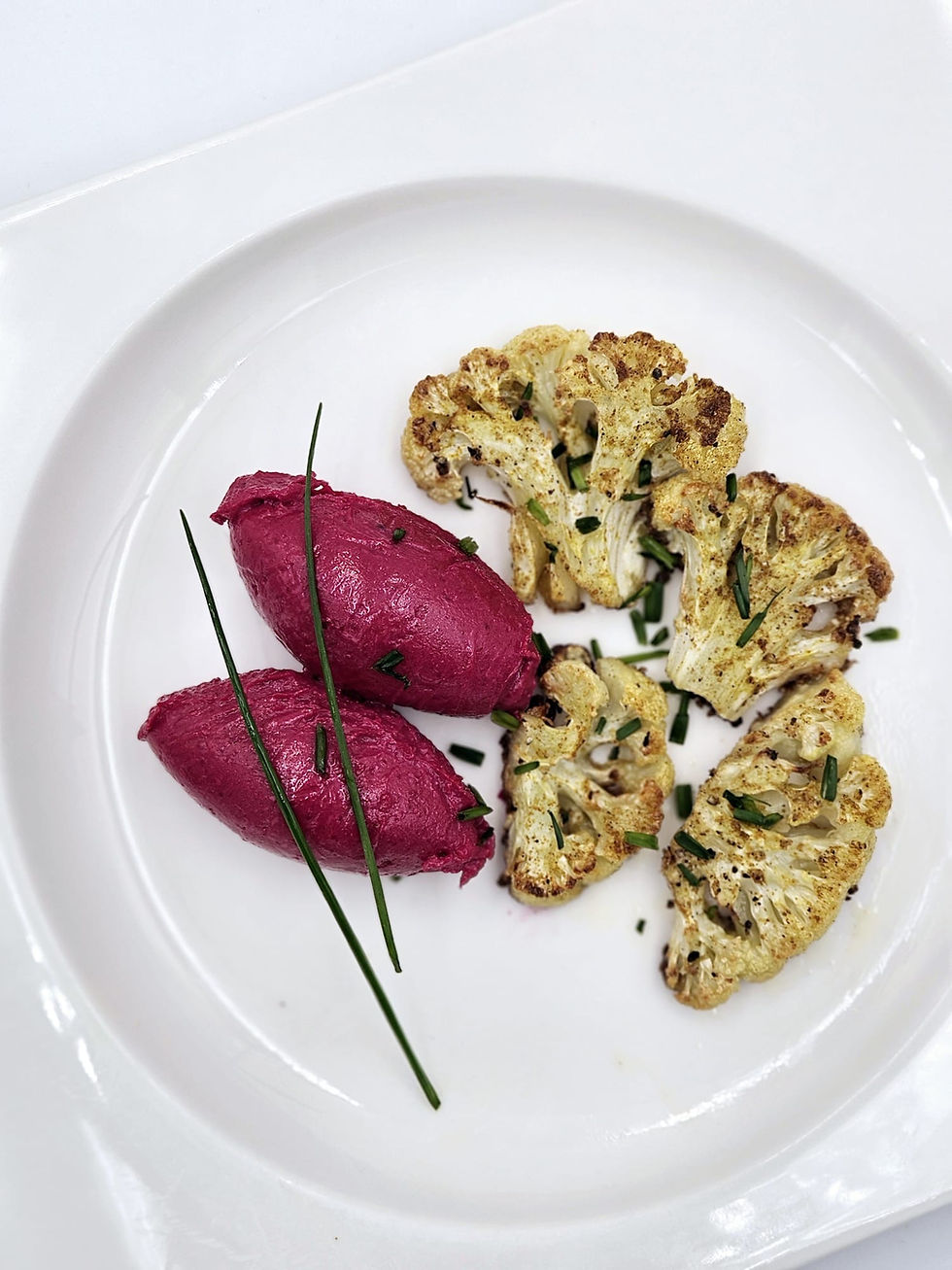 ROASTED BEETROOT HUMMUS