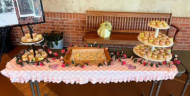 foxycakes table.JPG