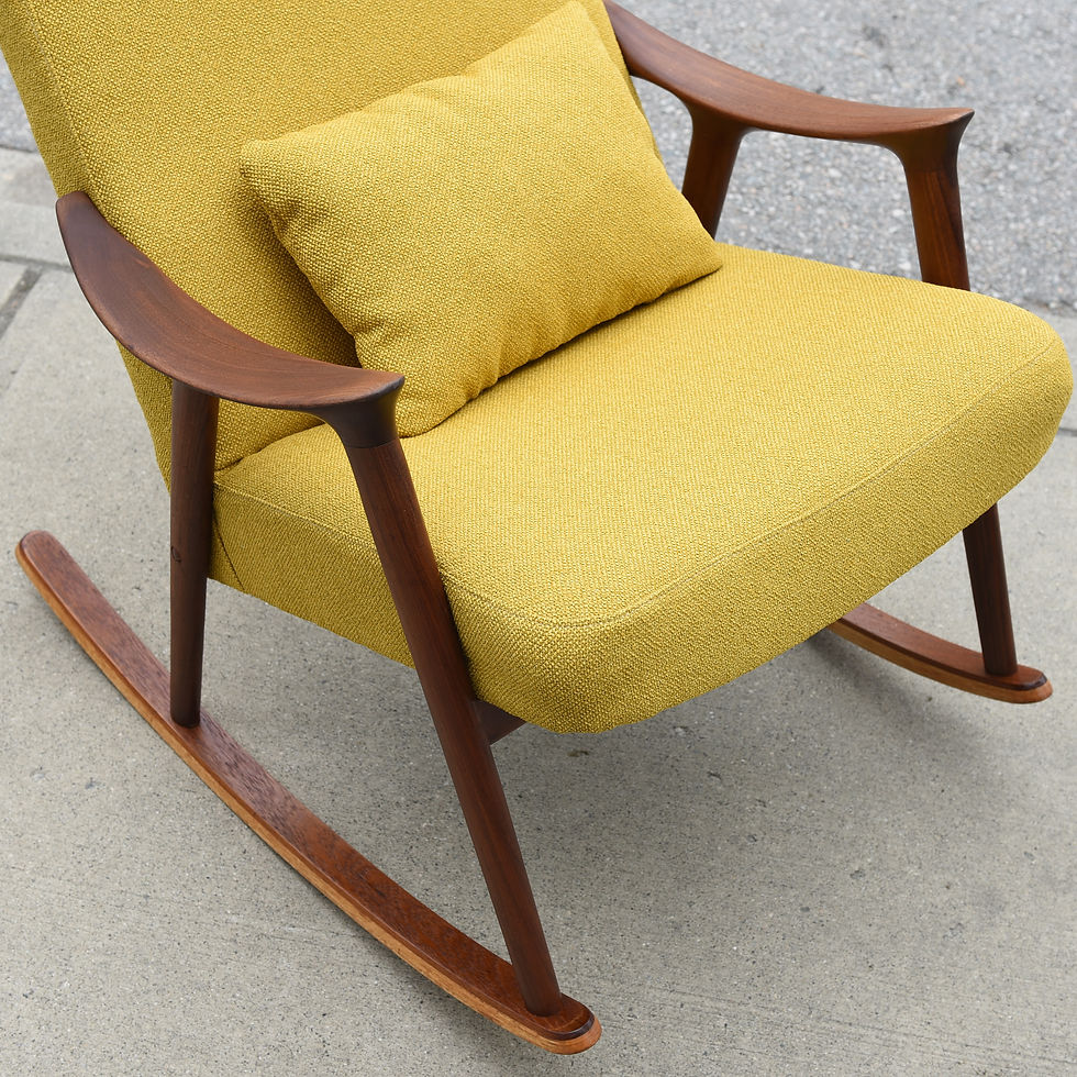 섬네일: Mid-Century Modern "Klarinett-H-Rocker" by Rolf Rastad & Adolf Relling