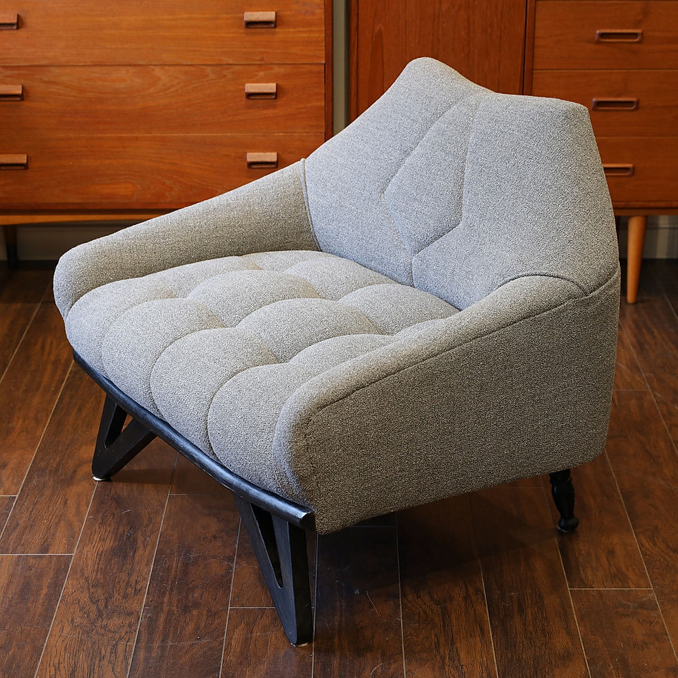 섬네일: Vintage Comfort Easy Chair