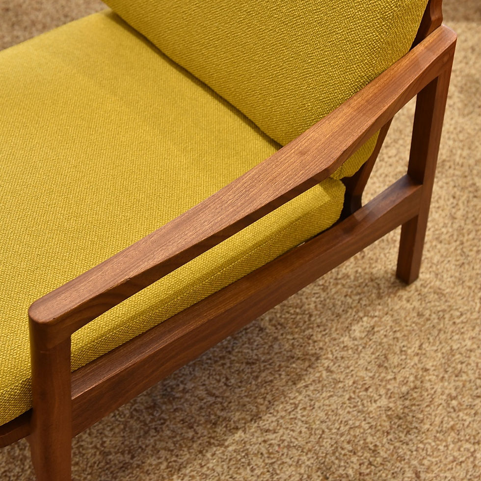 섬네일: Vintage MCM Teak Lounge Chair by Walter Nugent