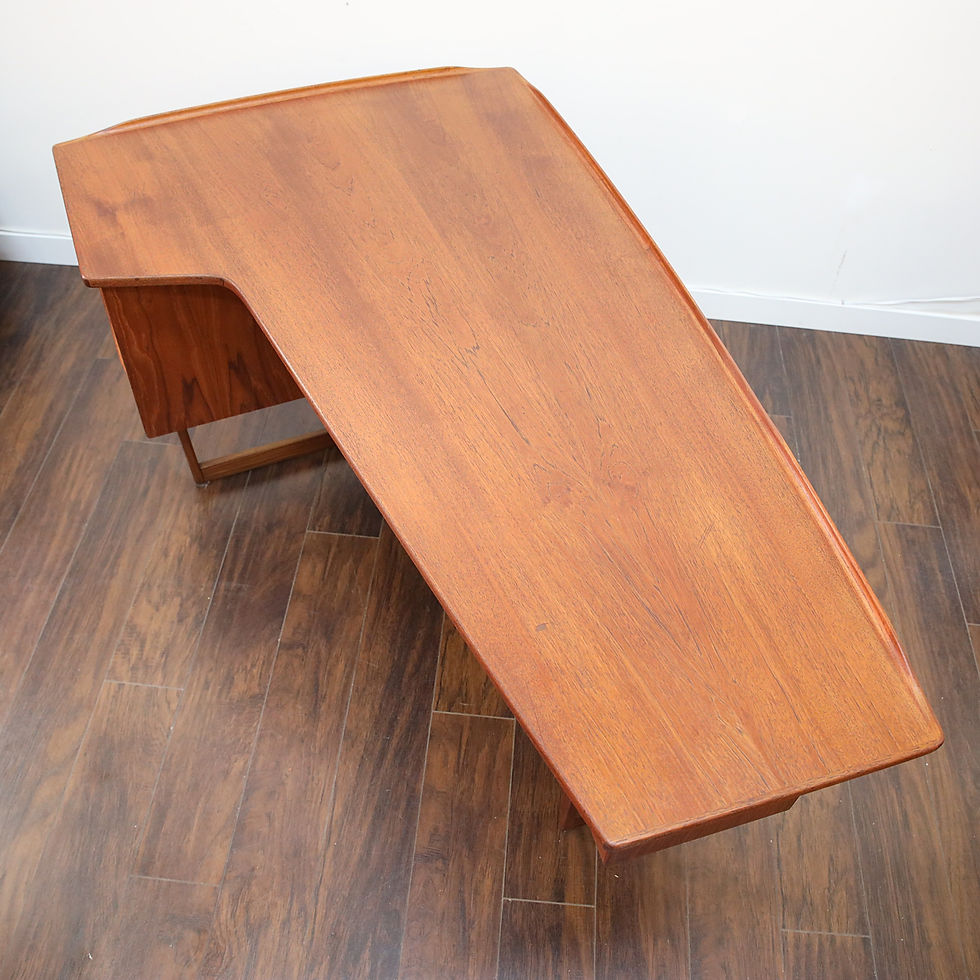 Thumbnail: Boomerang desk Designed by Peter Løvig Nielsen in 1963