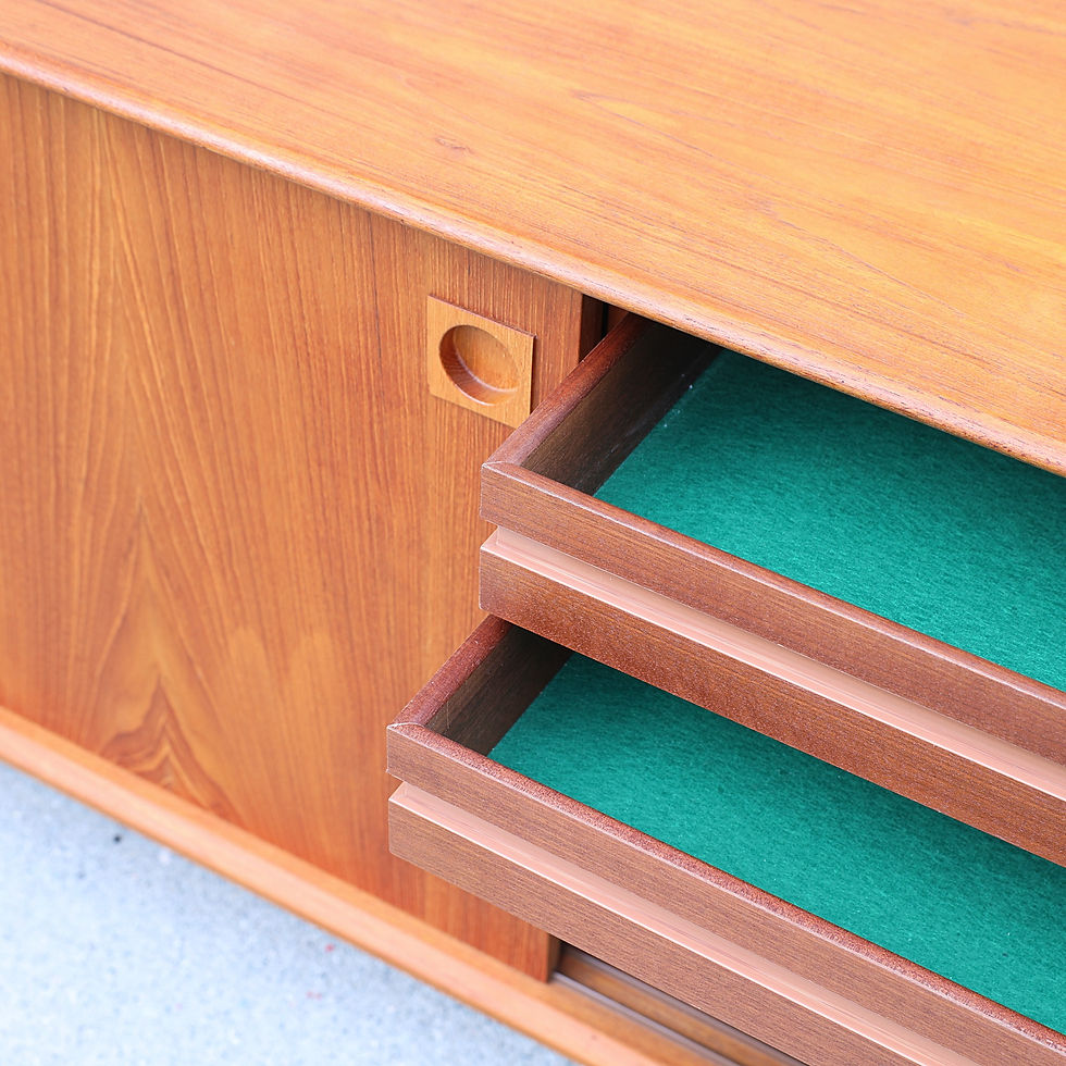 섬네일: Vtg Mid-Century Modern Teak Sideboard