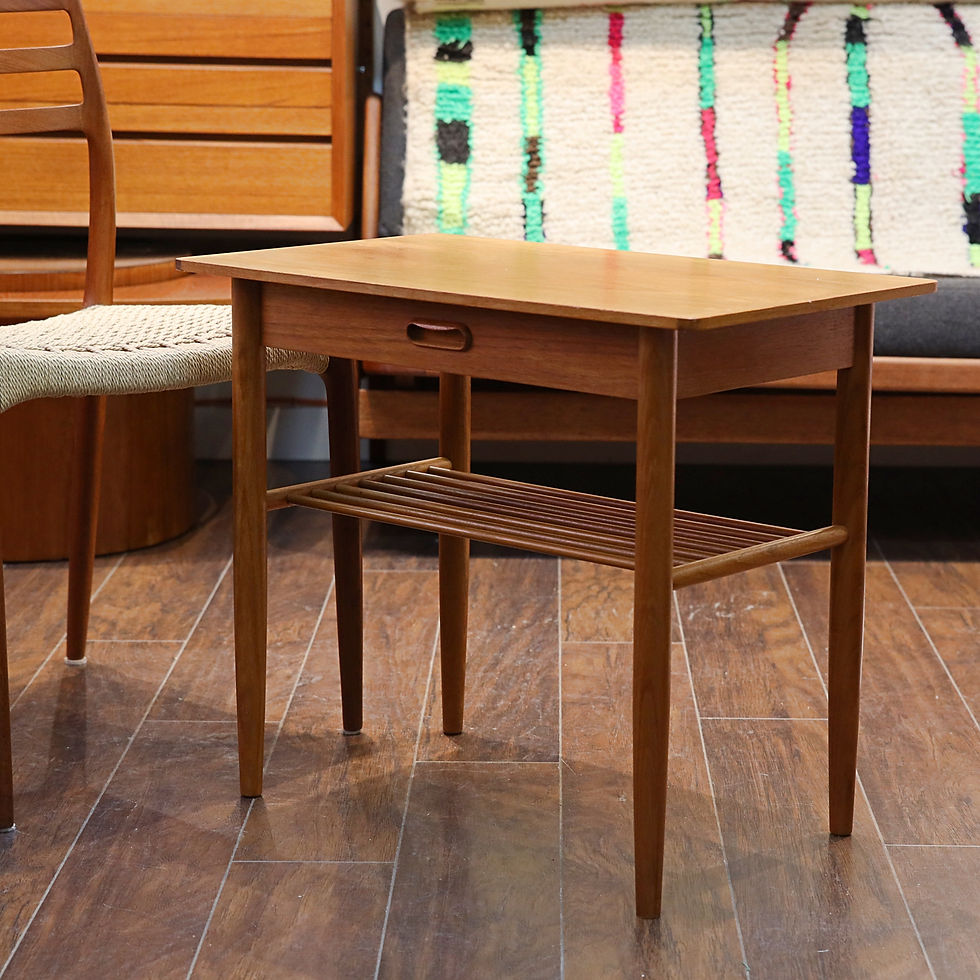 섬네일: Slim Vintage MCM Teak Side Table