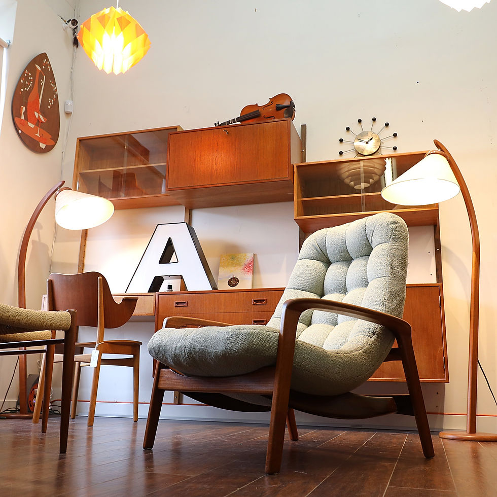 Thumbnail: Vintage Canadian MCM Teak Lounge Chair by R. Huber & Co.