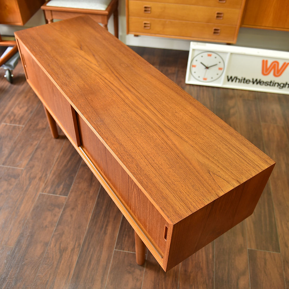 섬네일: Danish Modern Teak TV Stand/Sideboard by Carlo Jensen for Hundevad & Co.