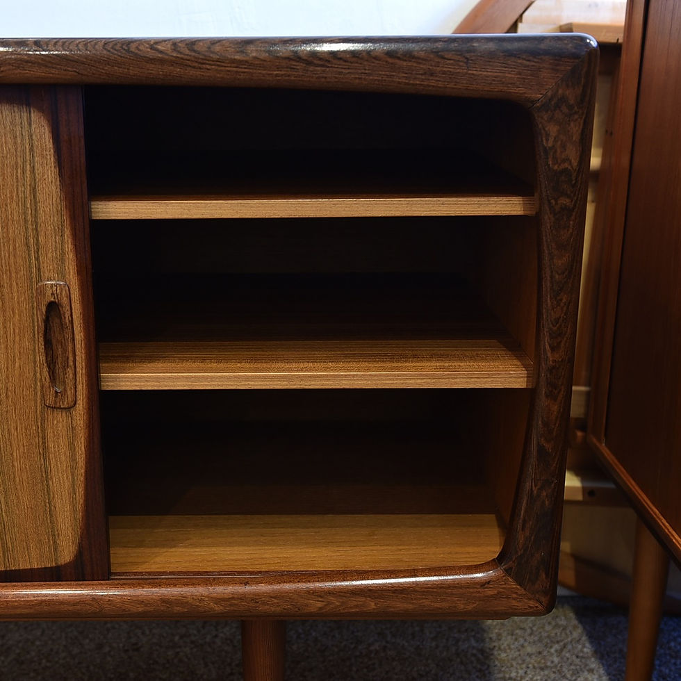 섬네일: Danish Modern Rosewood Sideboard by H.P. Hansen
