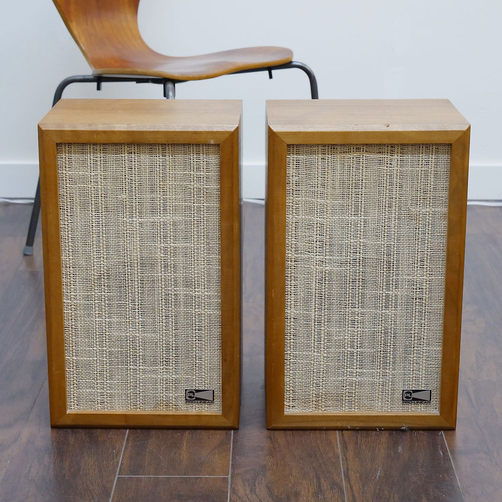 섬네일: Pair of Vintage Walnut Pro-Linear Stage Three Speakers