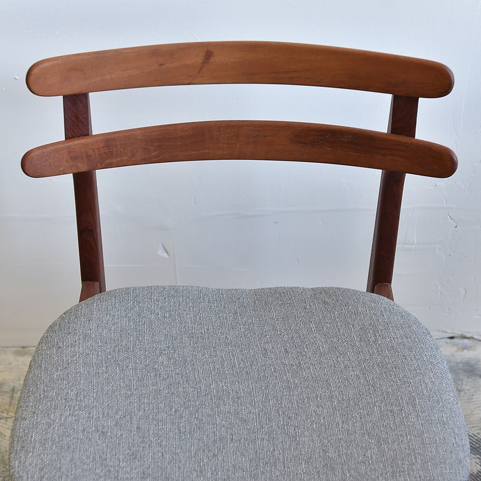 섬네일: Pair of Mid-Century Modern Grey Teak Chairs by Poul Hundevad