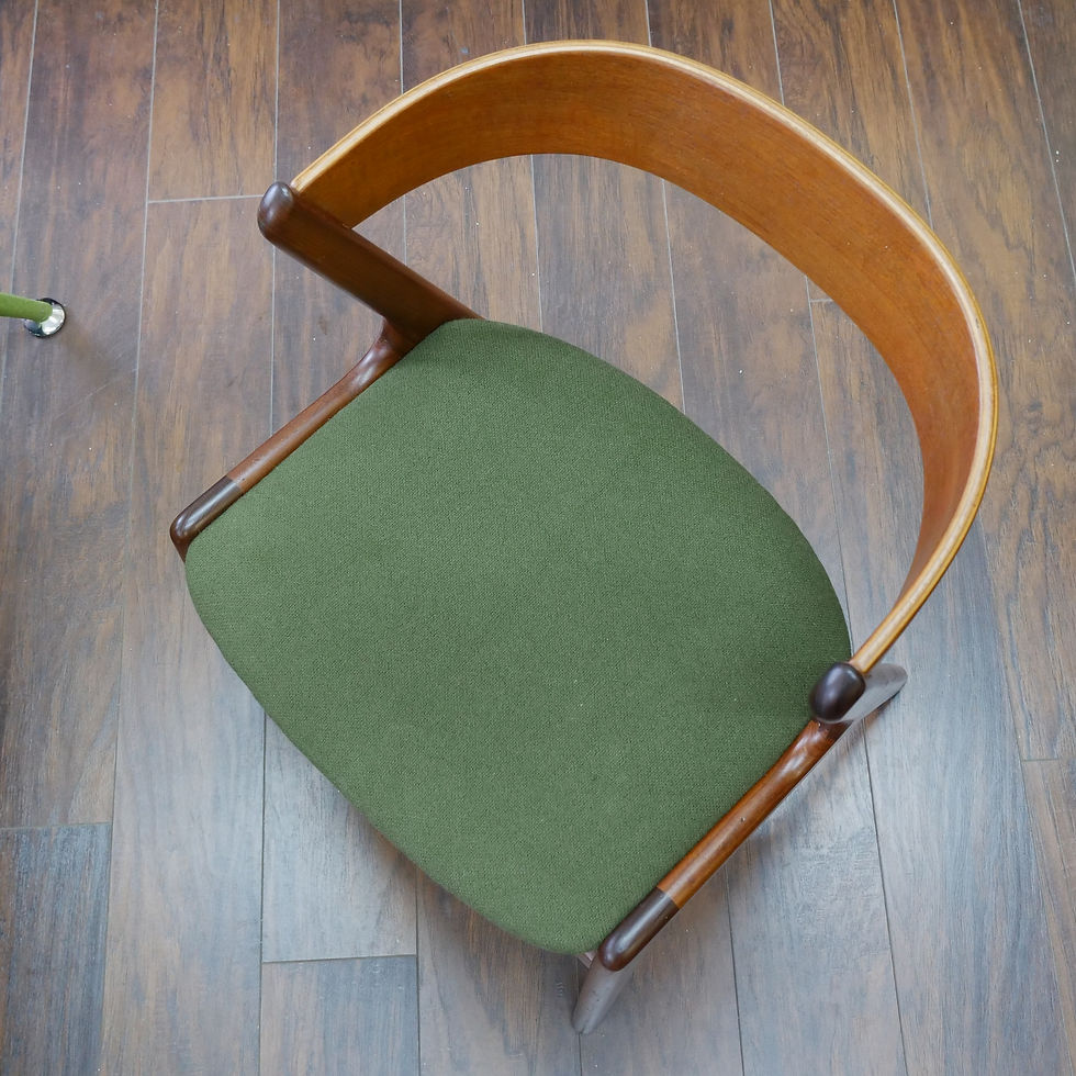 섬네일: Danish Modern Curved Back Side Chair