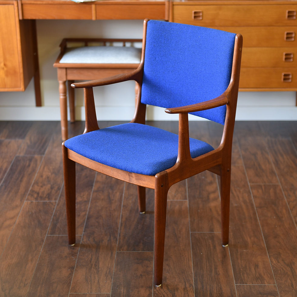 섬네일: Mid century modern, Solid teak frame, New Fabric, foam