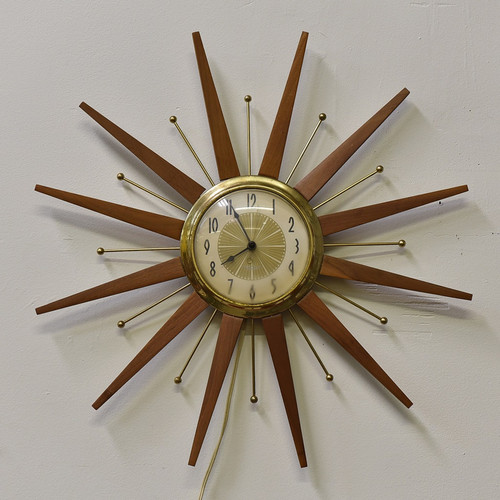Vintage Electric Starburst Wall Clock by Westclox bananalab