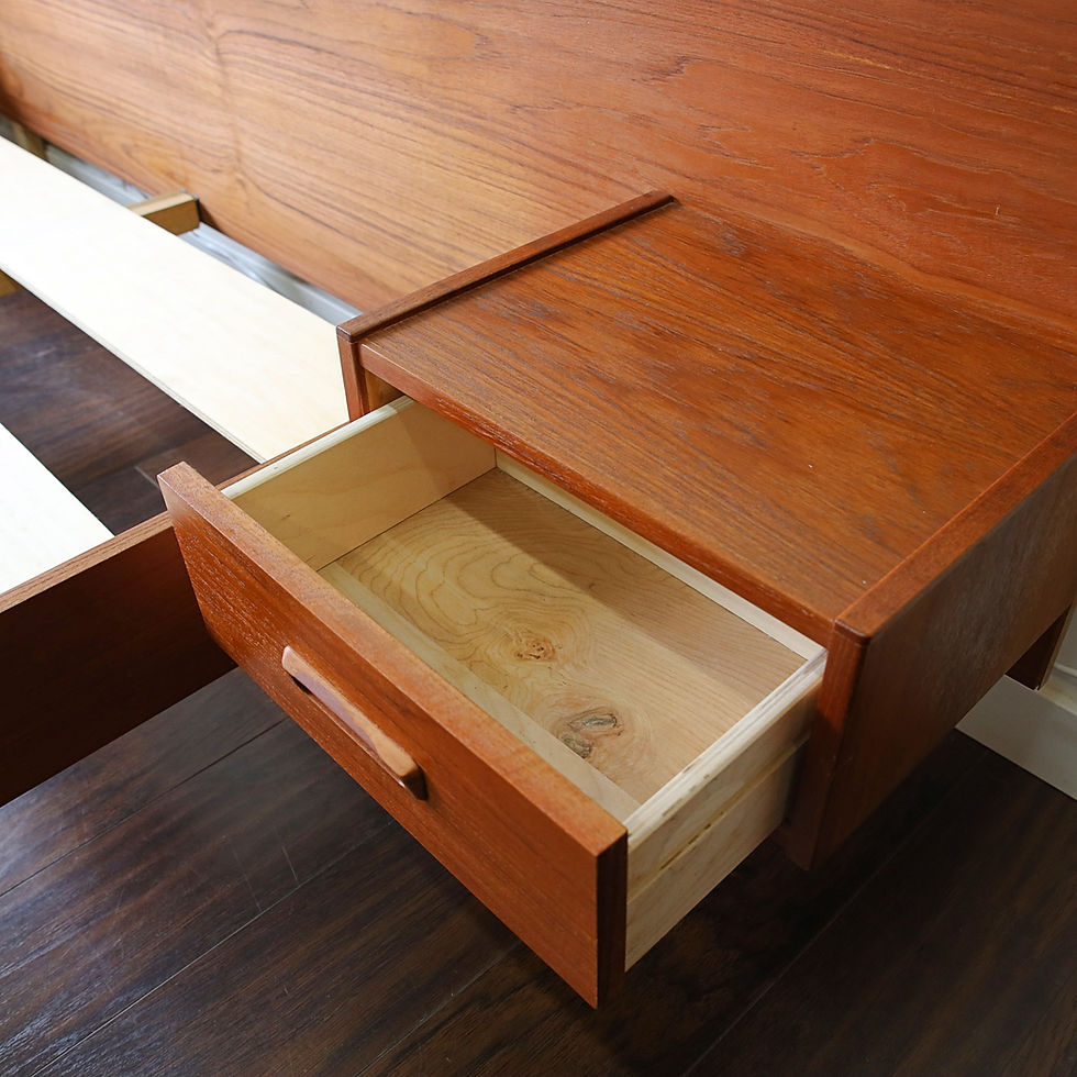섬네일: Mid century modern Queen bed frame in teak