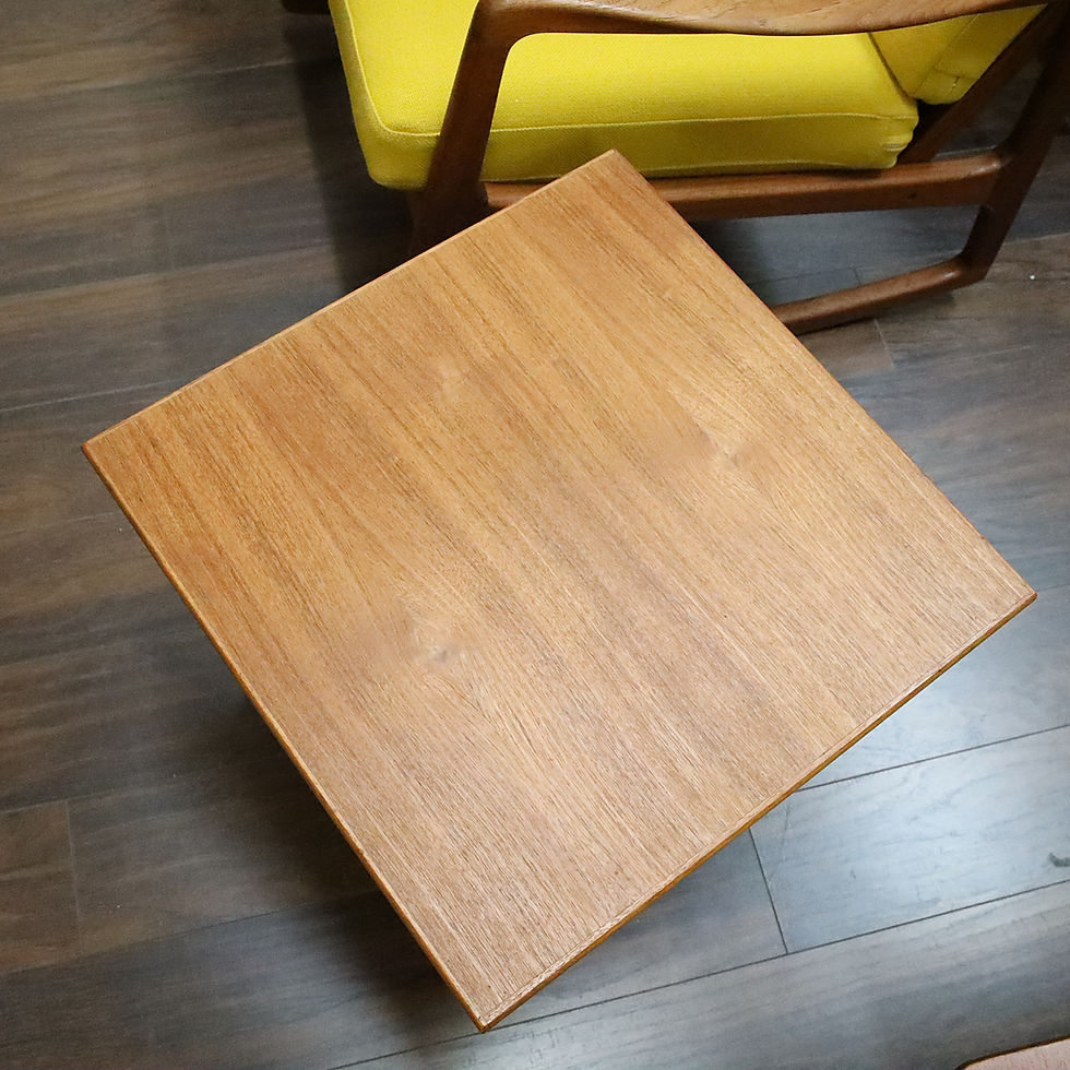 섬네일: Square teak side coffee table