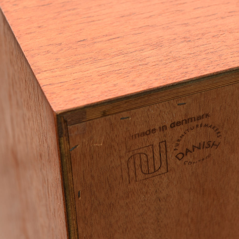 섬네일: Danish Teak Display Cabinet by Carlo Jensen for A/S Hundevad & Co.