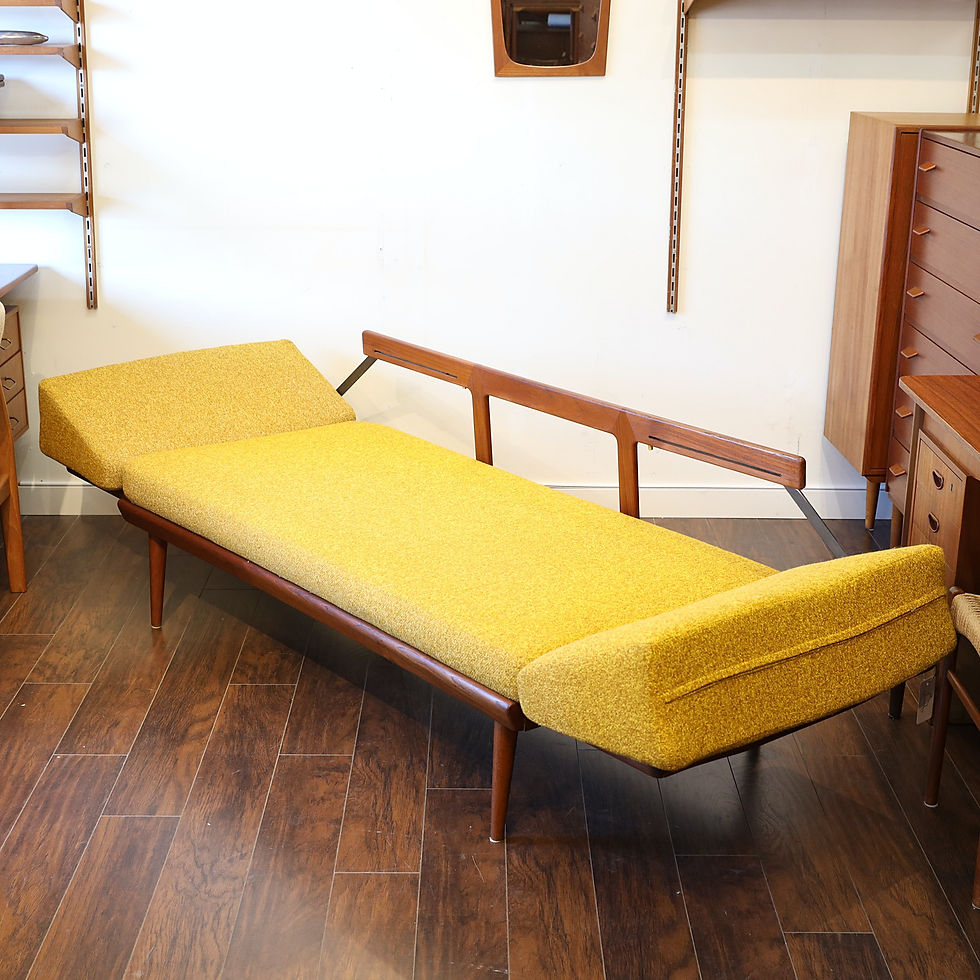 Thumbnail: Iconic Danish Teak Daybed Love Seat by Peter Hvidt for France & Son