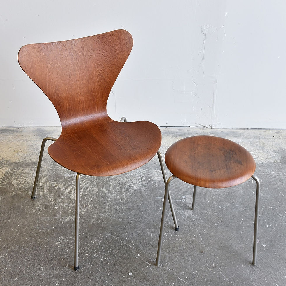 섬네일: Model 3107 / Series 7 Chair by Arne Jacobsen for Fritz Hansen