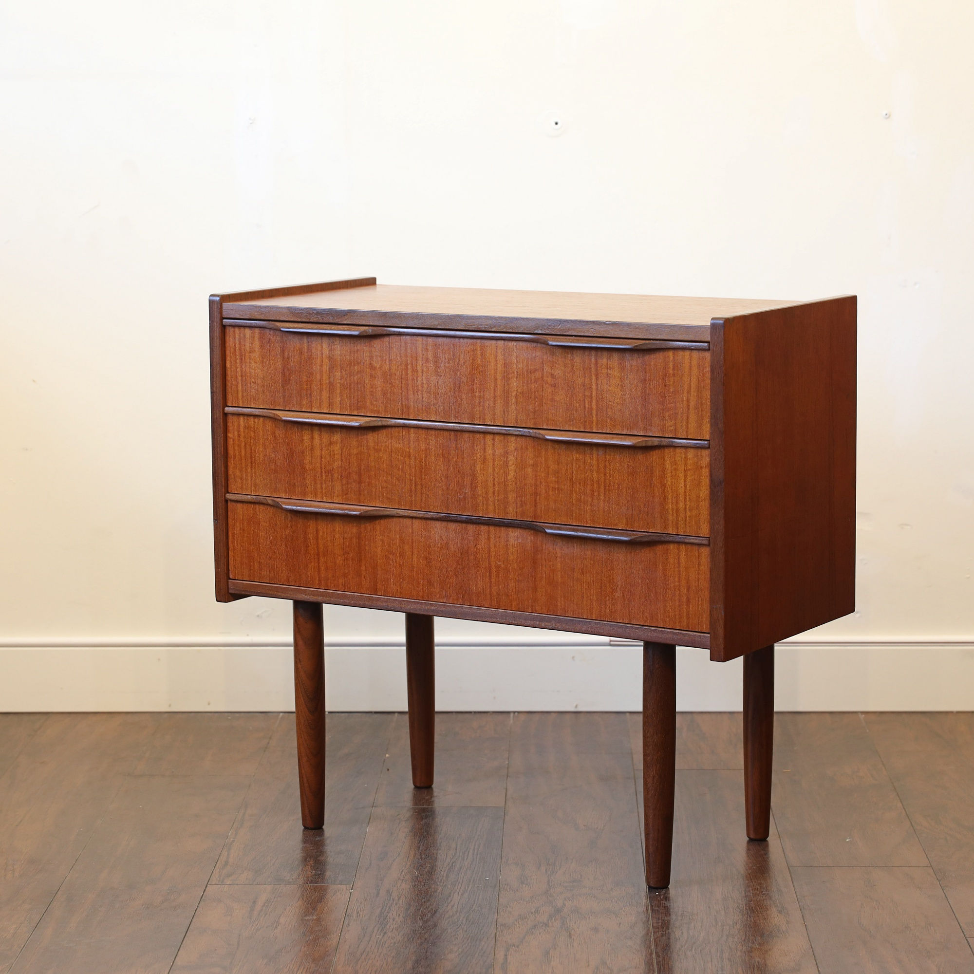Compact, Adorable Teak Bedside Table/Side dresser