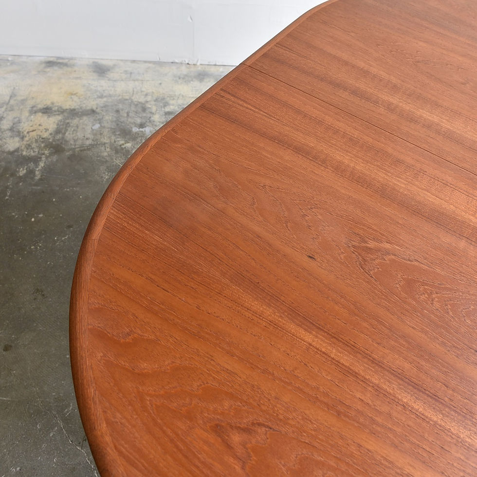 섬네일: SLEEK Vintage Teak Oval Dining Table