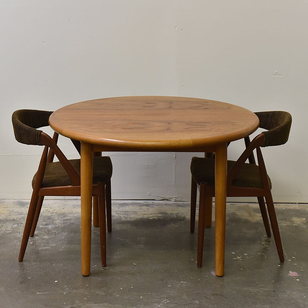 섬네일: Butterfly leaves Danish teak dining table