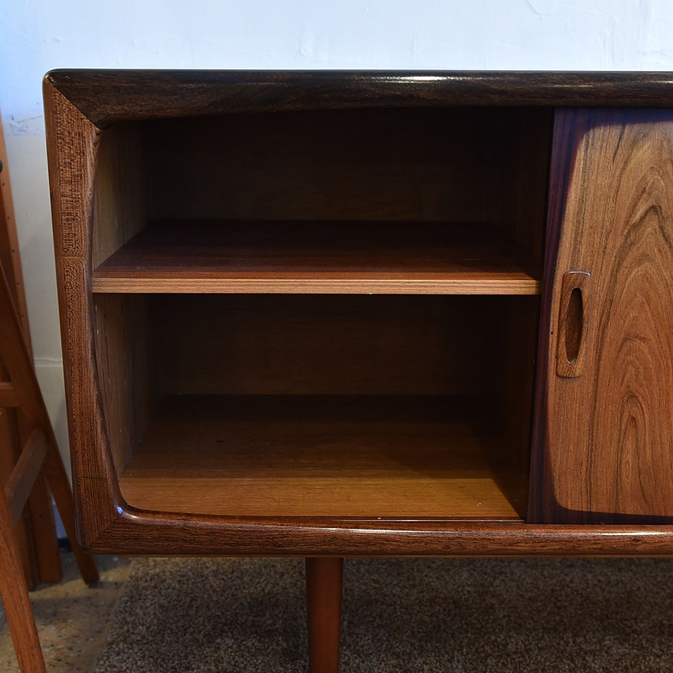 섬네일: Danish Modern Rosewood Sideboard by H.P. Hansen