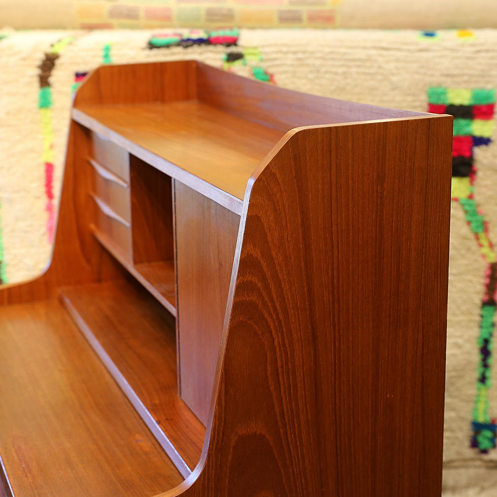 섬네일: Fabulous Vintage MCM Teak Writing Desk