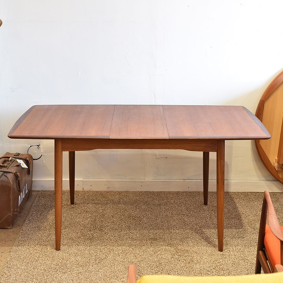 섬네일: Vintage MCM Teak Dining Table with 2 Leaves
