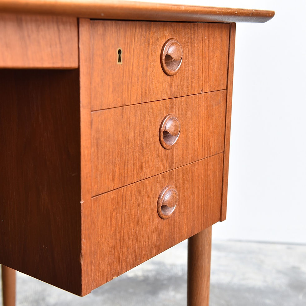 섬네일: Danish Modern Teak Executive Desk